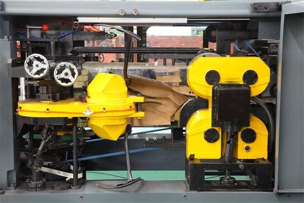 Flexo Printing Valve Paper Bag Making Machines Energy Saving With Servo System
